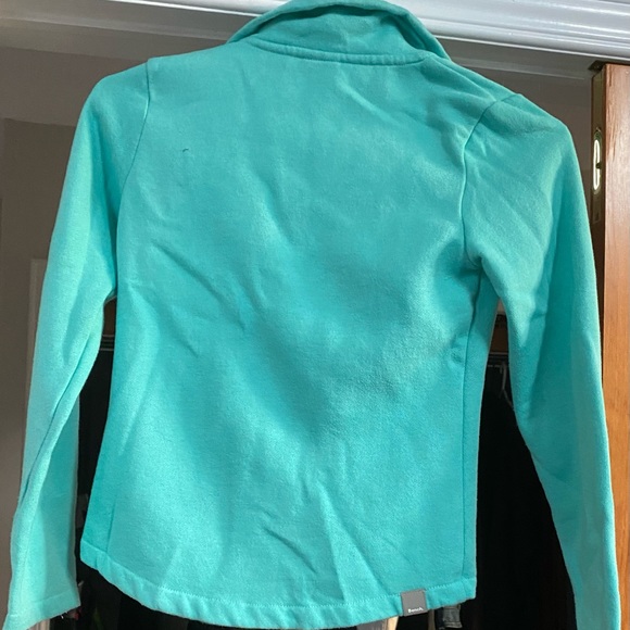 Girls Bench sweater, little wear on sleeve - Picture 2 of 4